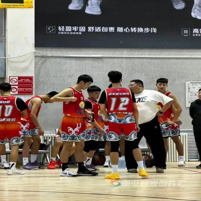 球队年轻化与伤病轮换策略探索